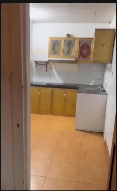 Cho thuê nhà ngõ ô tô Phố Hoàng văn Thái, 50m2 x 1.5 tầng, 2 ngủ + 1 gác xép 8 triệu - Ảnh 3